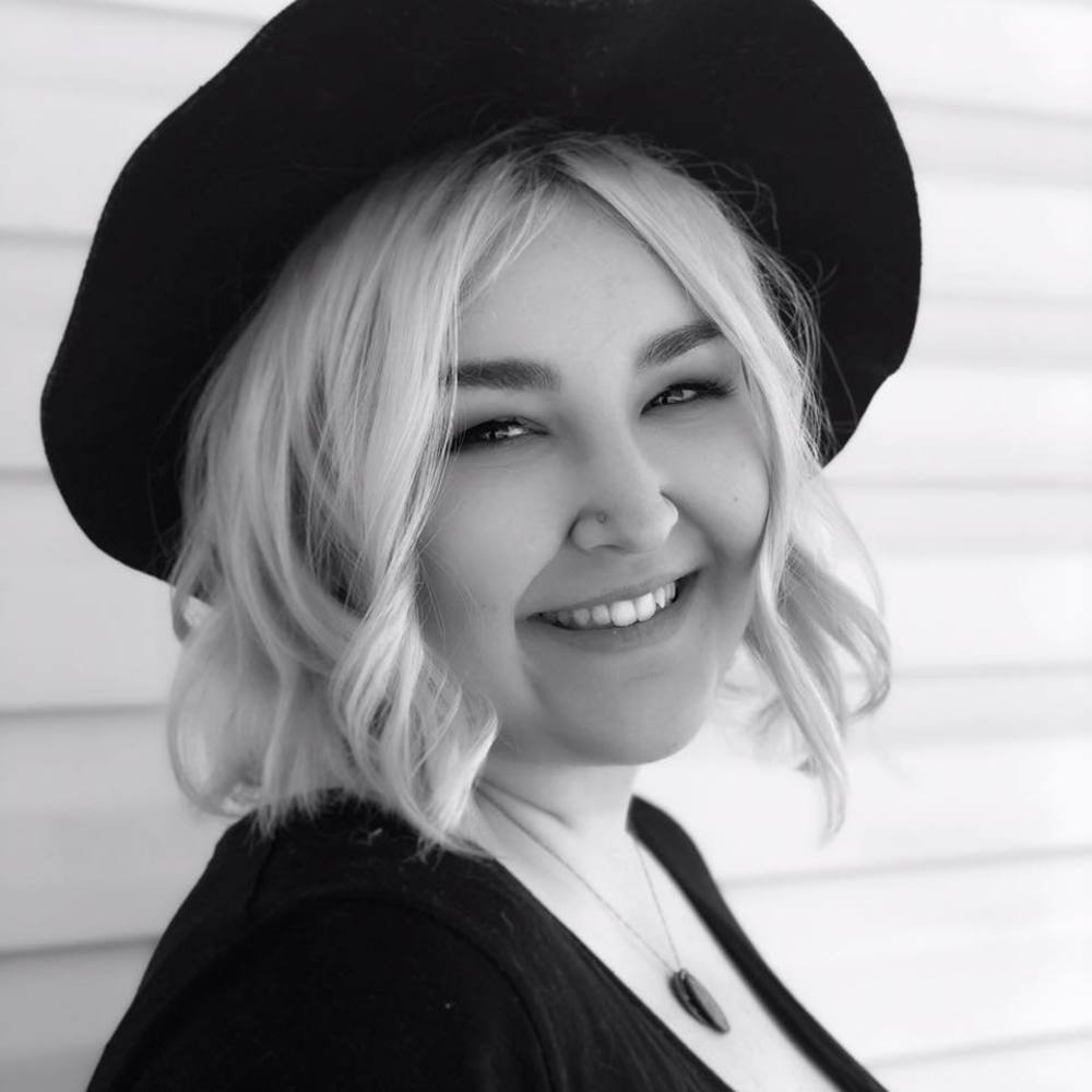 Meet your Posher, Danielle